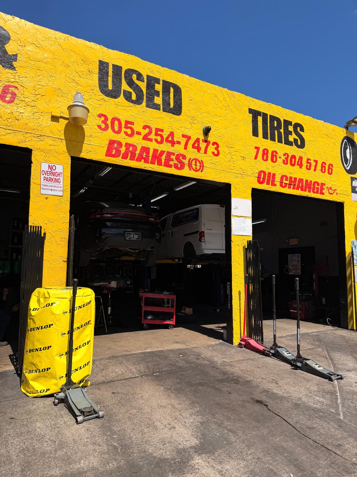 Julio and Sons Tires - Digital advertisement with tire services